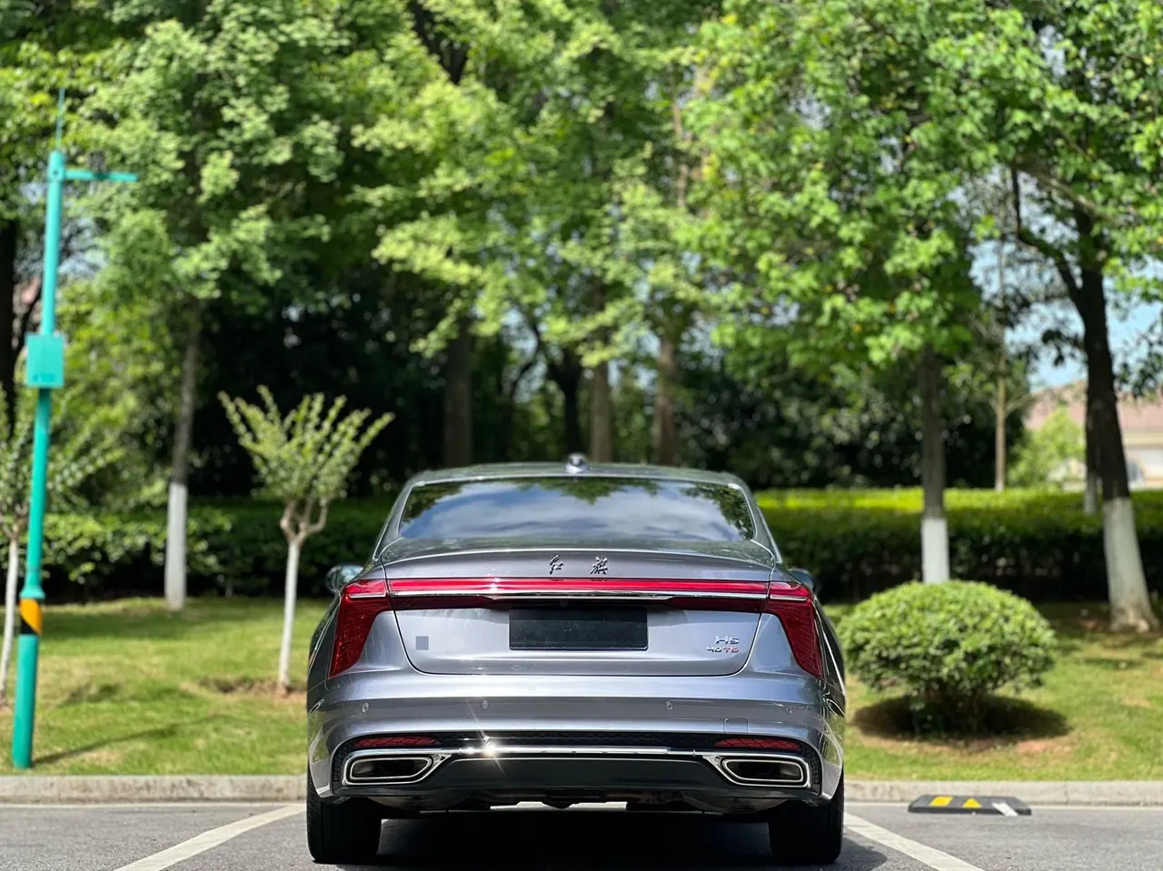 HongQi 2023 H5 2.0T Zhilian Flag Collar Edition Automatic Gear 8