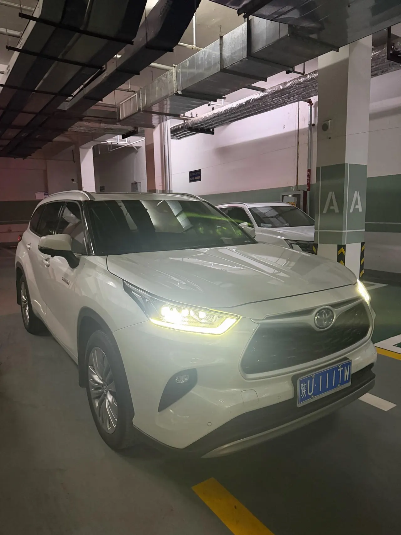 Toyota 2023 Highlander Dual Engine 2.5 Stepless Intelligent Electric Hybrid Four-wheel Drive Elite Edition 7-seat PLUS Edition Automatic Gear 3