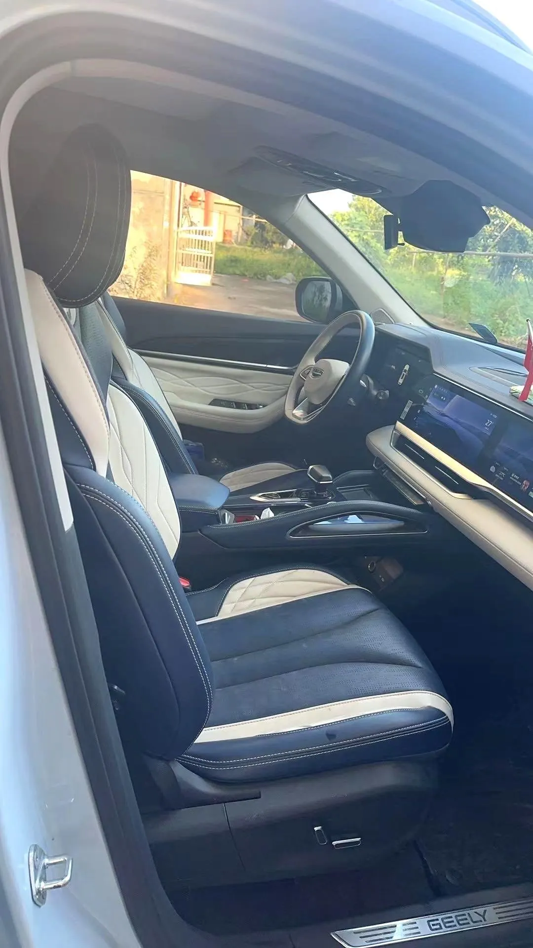 Geely 2022 XingyueL (Monjaro) Raytheon Hi · X 1.5T Hybrid Super Auto 5