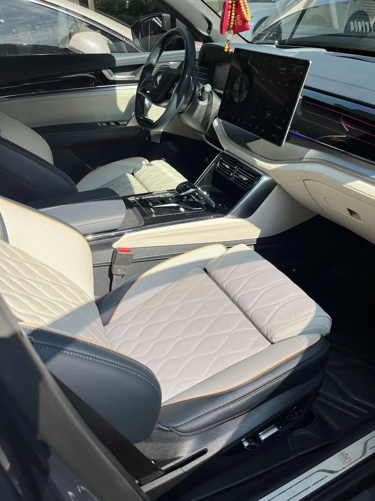 BYD Tang New Energy 2022 Tang DM-p 1.5T Stepless 215KM Four-wheel Drive Flagship Automatic Gear 3