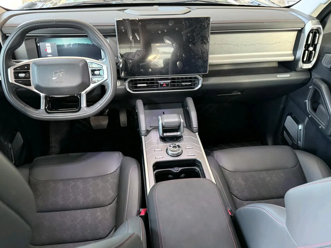 Jetour 2023 Travelers 1.5T Two-Drive Discovery PRO Automatic Gear 2