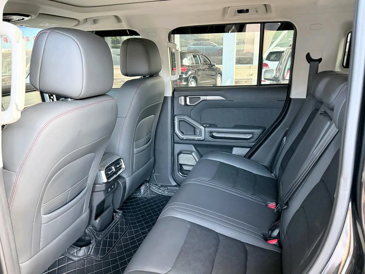 Jetour 2023 Travelers 1.5T Two-Drive Discovery PRO Automatic Gear 3