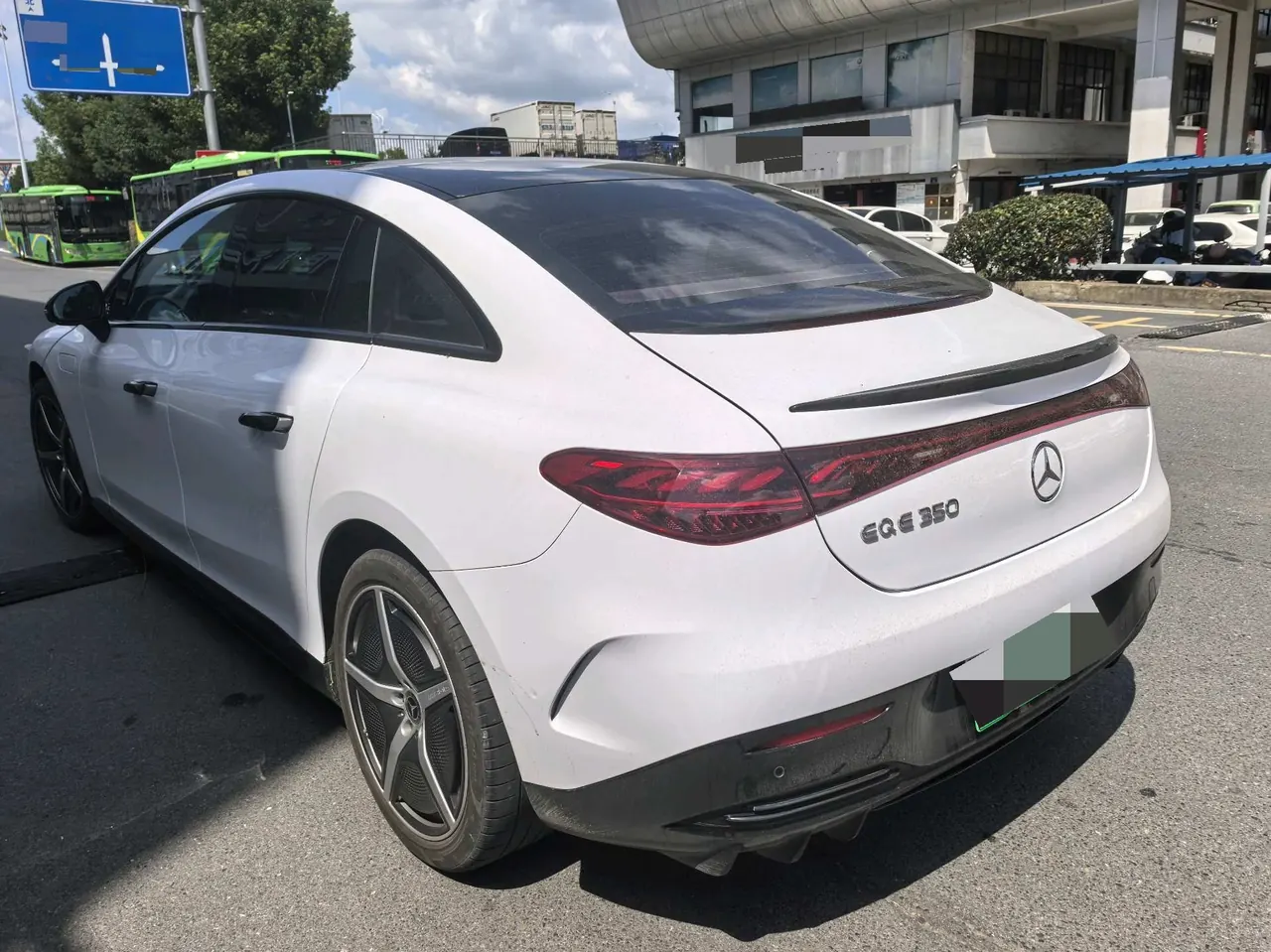 Mercedes Benz 2022 EQE 350 EQE 350 Special Edition Automatic Gear 3