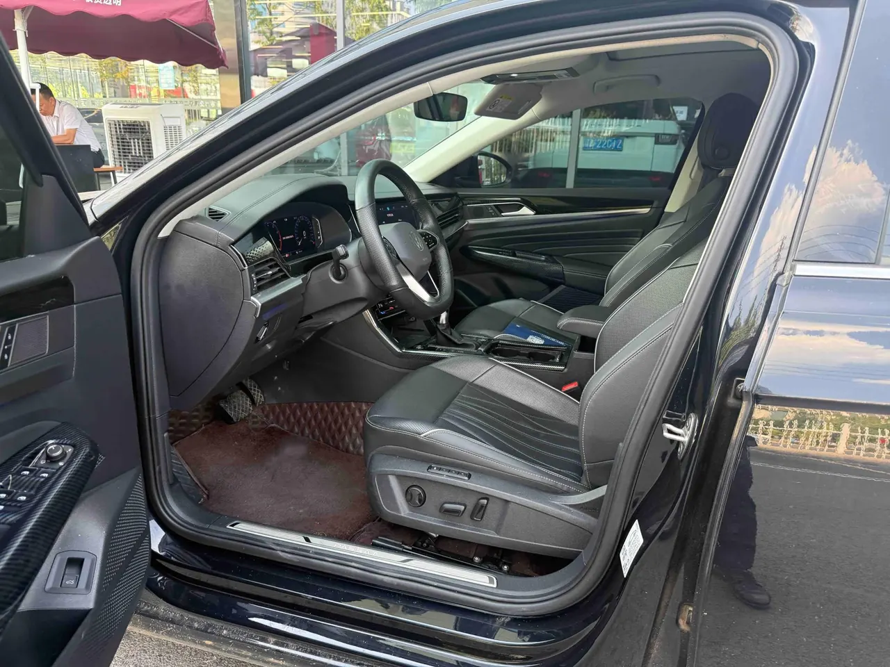 Volkswagen 2023 Passat 2.0TSI 330TSI Star Deluxe Edition Automatic Transmission 4