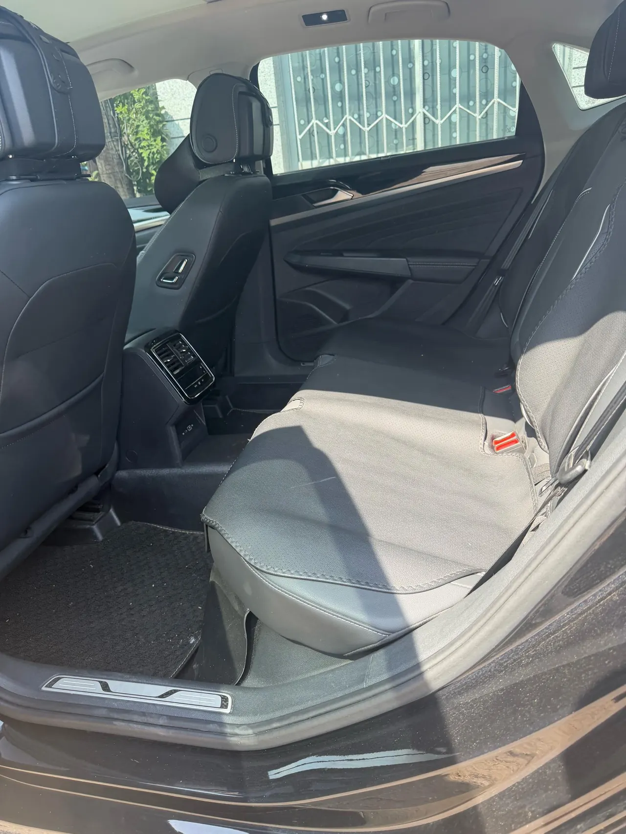 Volkswagen 2024 Passat 2.0TSI 380TSI Star Deluxe Edition Automatic Transmission 4