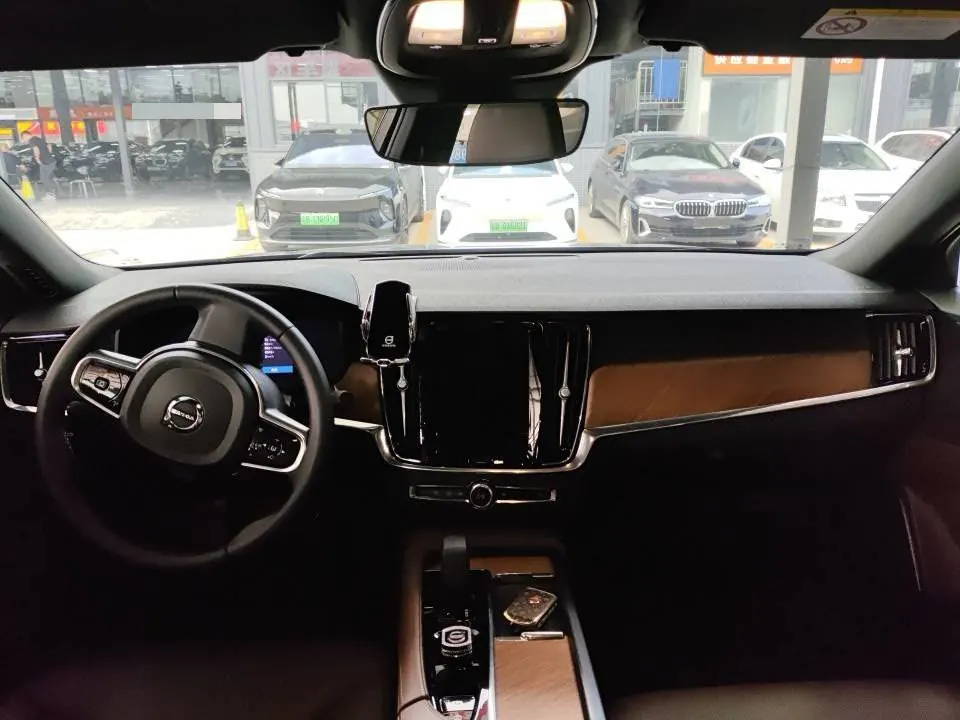 Volvo 2024 S90 48V 2.0T B5 Zhiya Deluxe Edition Automatic Gear 5