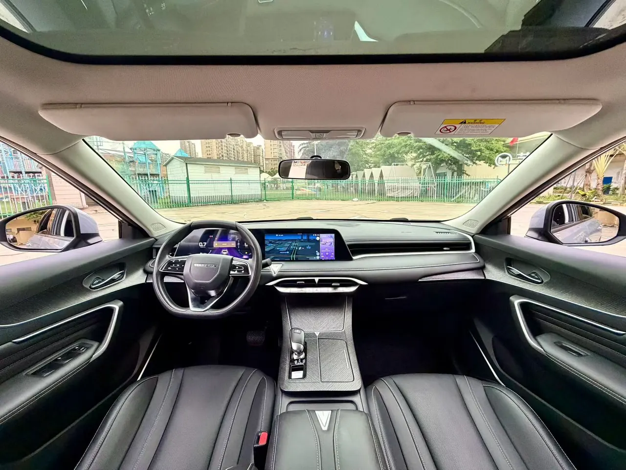 Venucia 2022 big V 1.5T 260T dark horse version. Aidou automatic gear 5