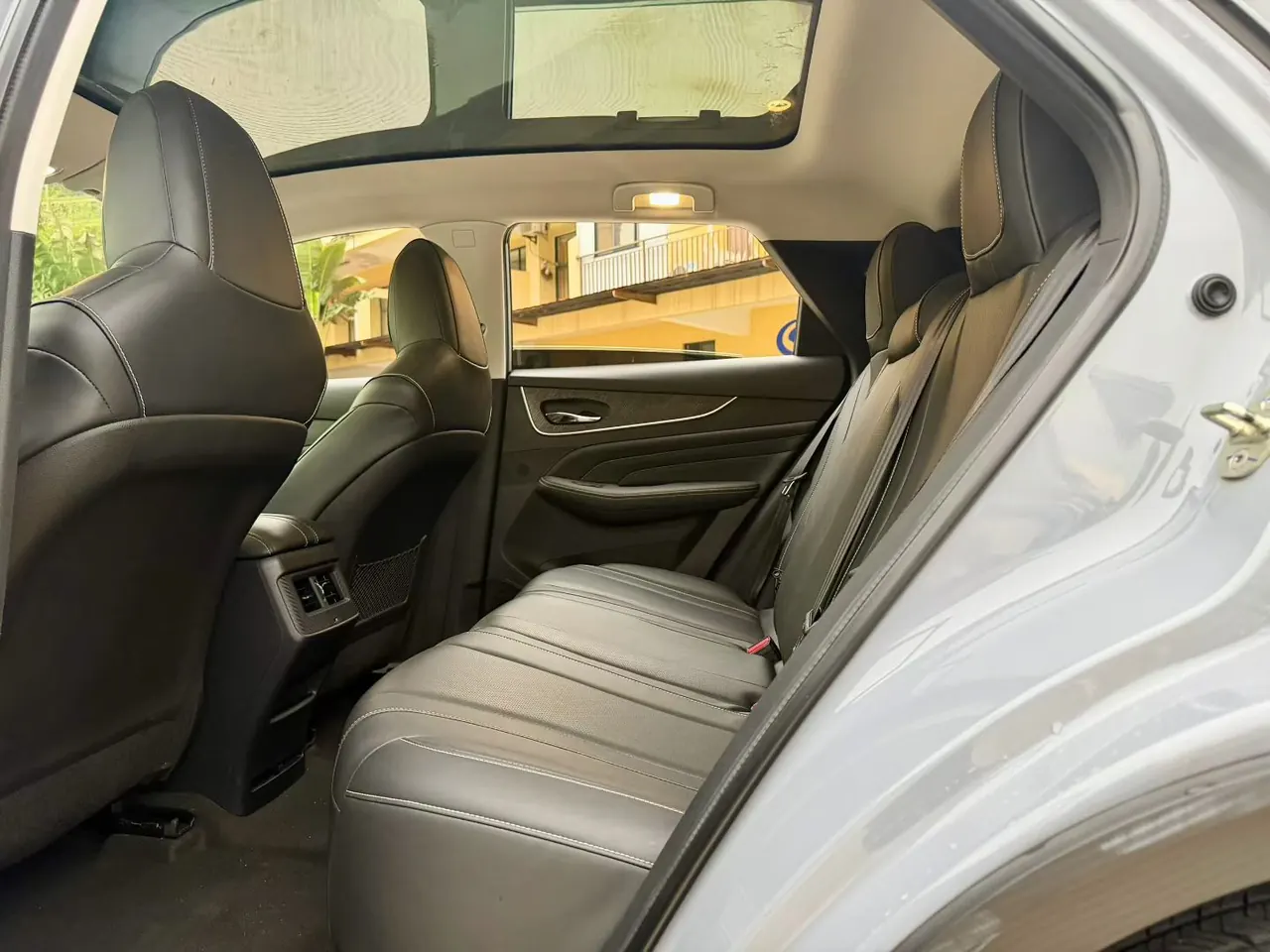 Venucia 2022 big V 1.5T 260T dark horse version. Aidou automatic gear 6