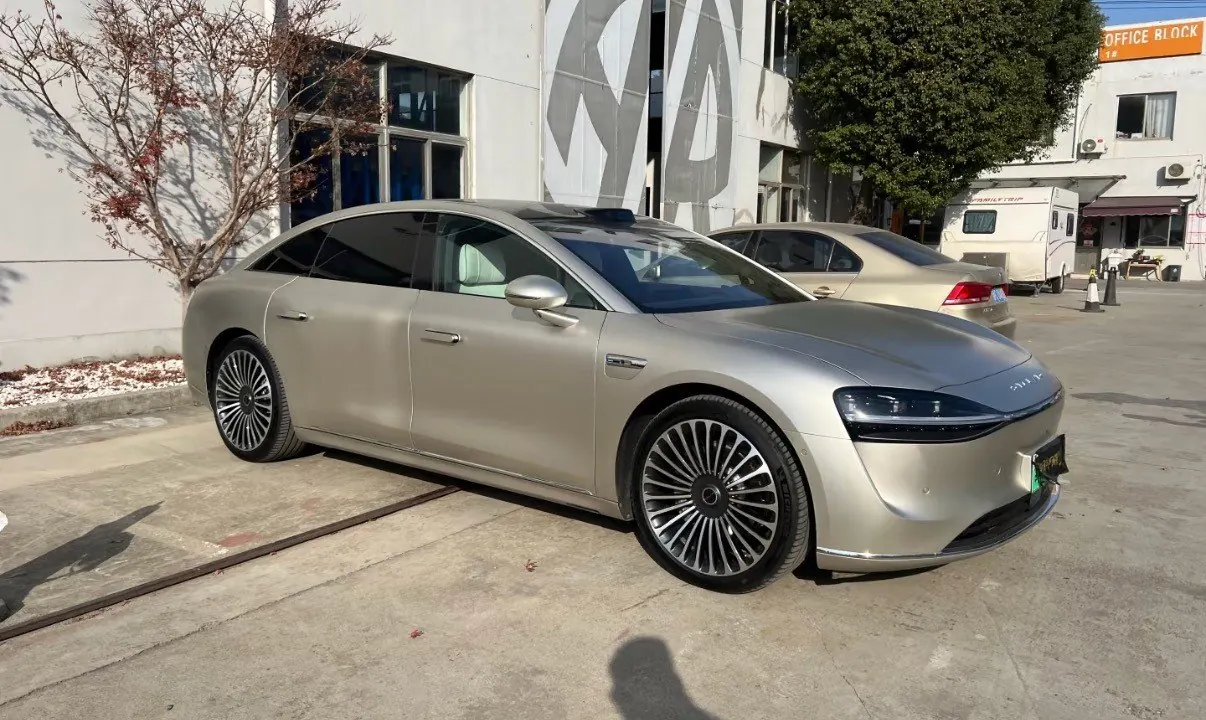 Luxeed 2024 S9 Ultra 4-wheel drive flagship automatic gear 2