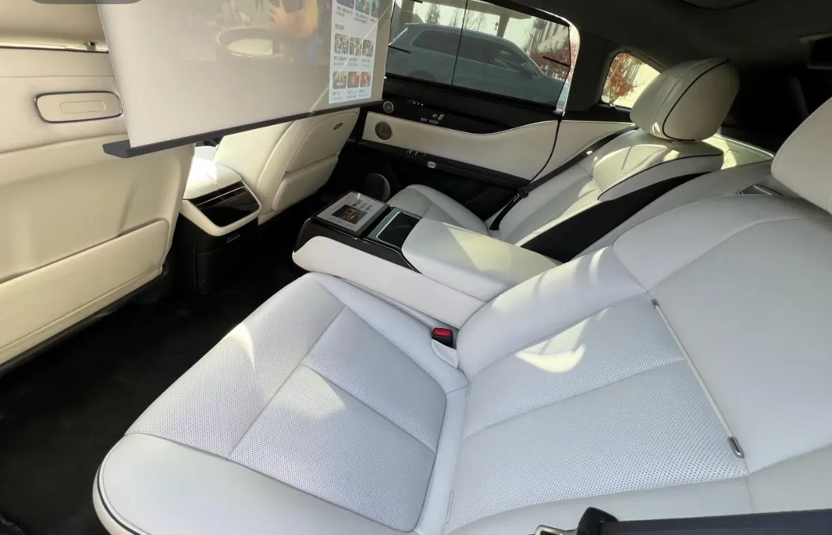 Luxeed 2024 S9 Ultra 4-wheel drive flagship automatic gear 3