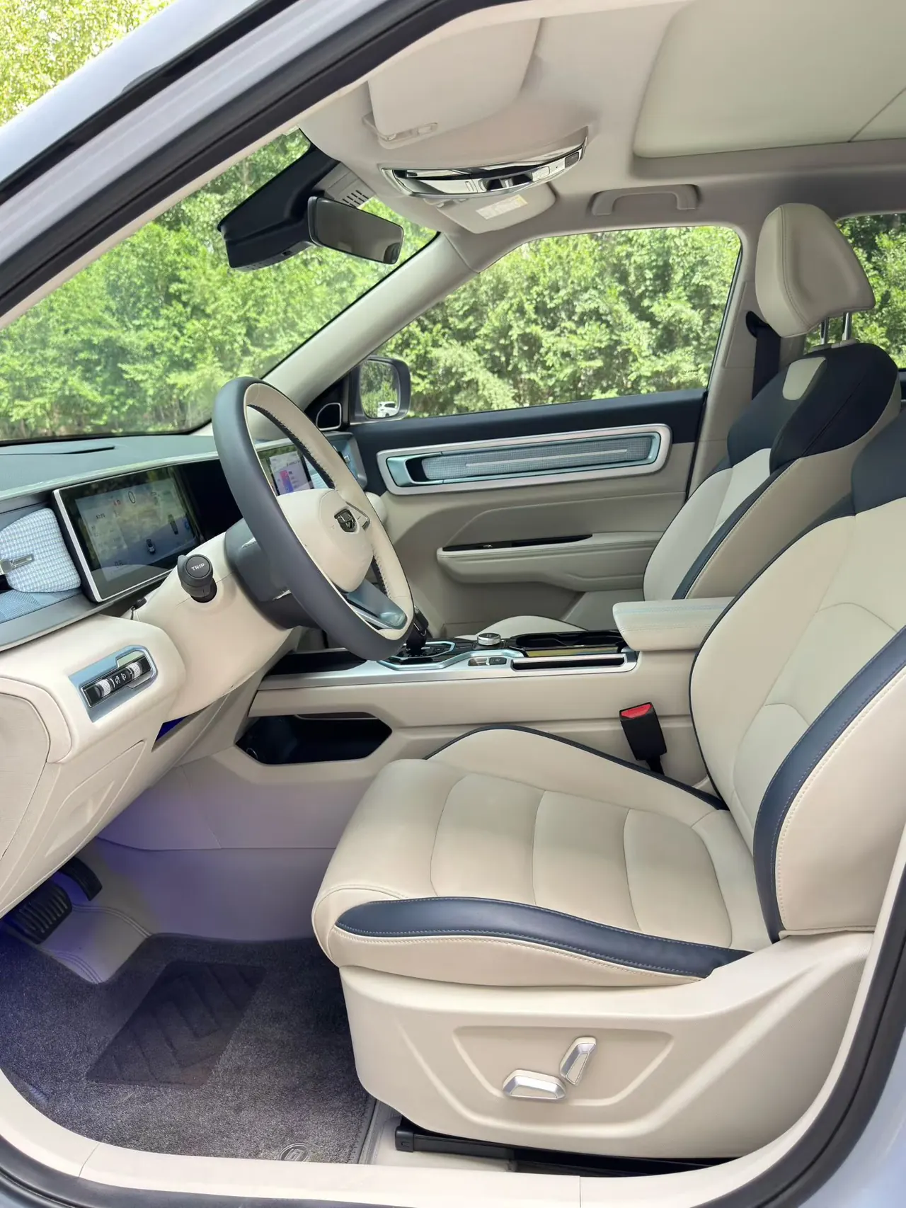 Geely 2023 icon 1.5TD chocolate alcohol version of automatic gear 5