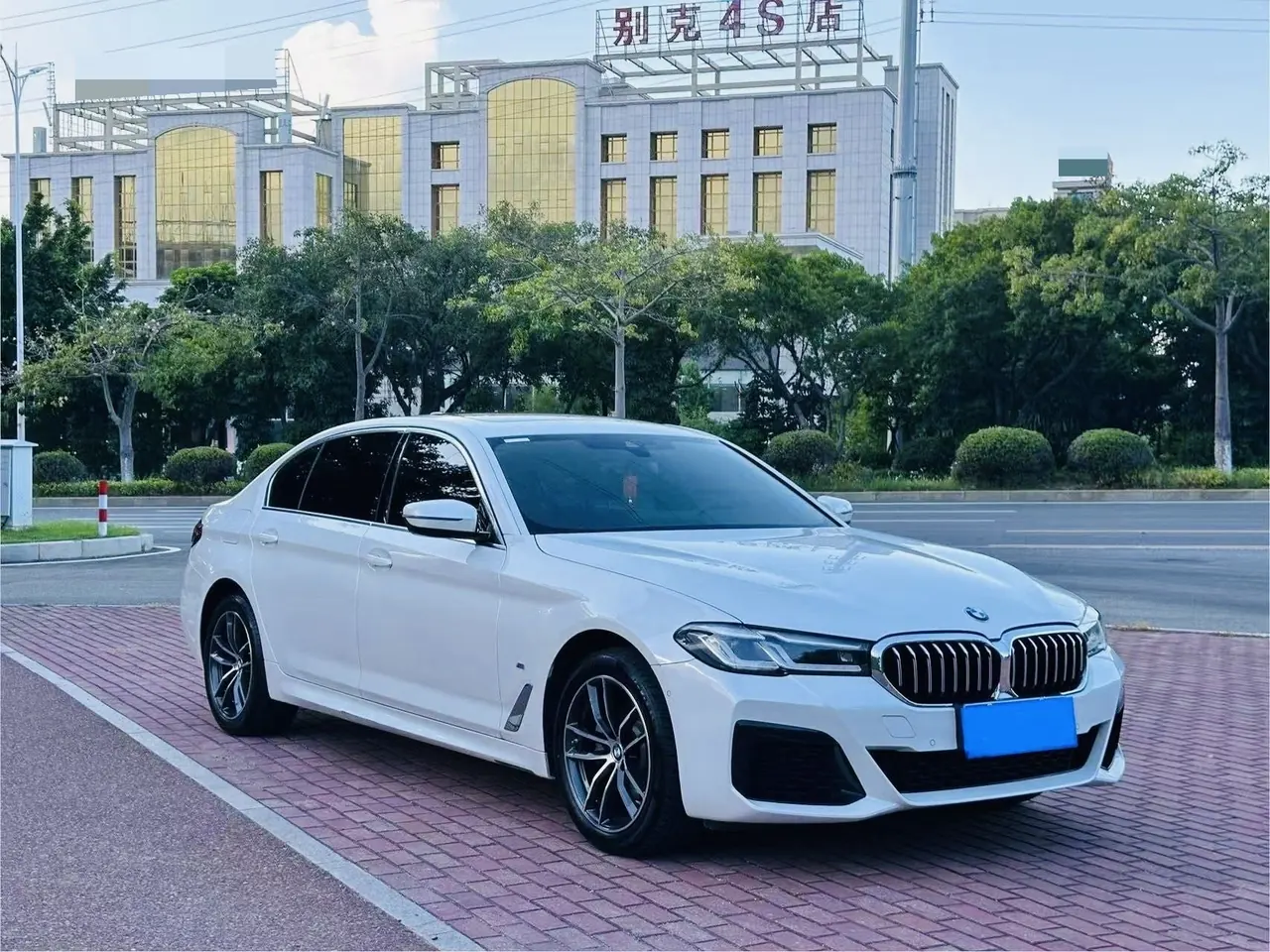 BMW 5 Series 2022 525Li 2.0T M Sports Suit (Change 2) Automatic Gear 3