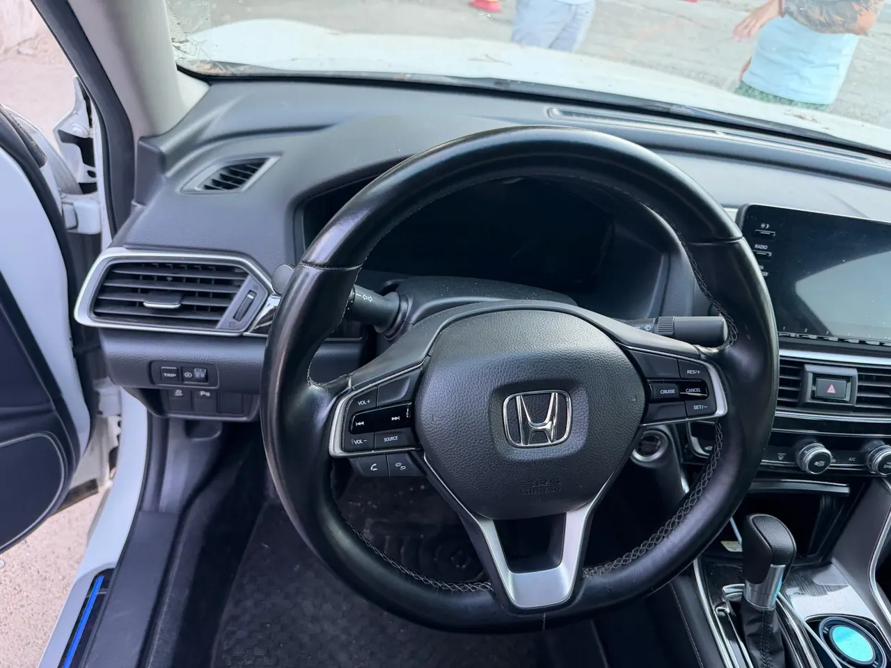 Honda 2022 10th Generation Accord 1.5T Stepless 260TURBO Deluxe Automatic Gear 4