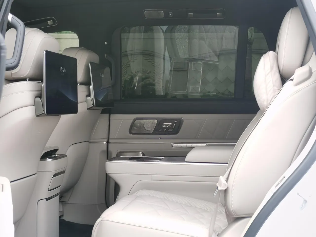 NIO 2026 ES 9 102kWh Executive Island Deluxe Automatic Gear 8