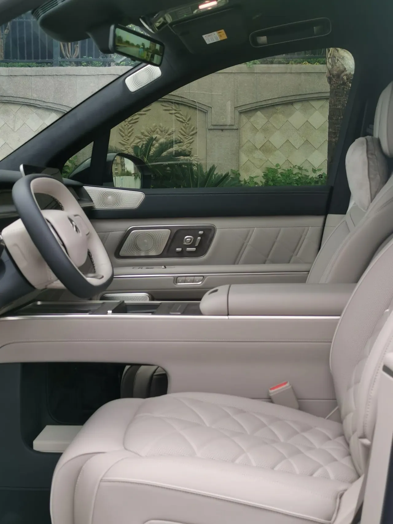 NIO 2026 ES 9 102kWh Executive Island Deluxe Automatic Gear 9