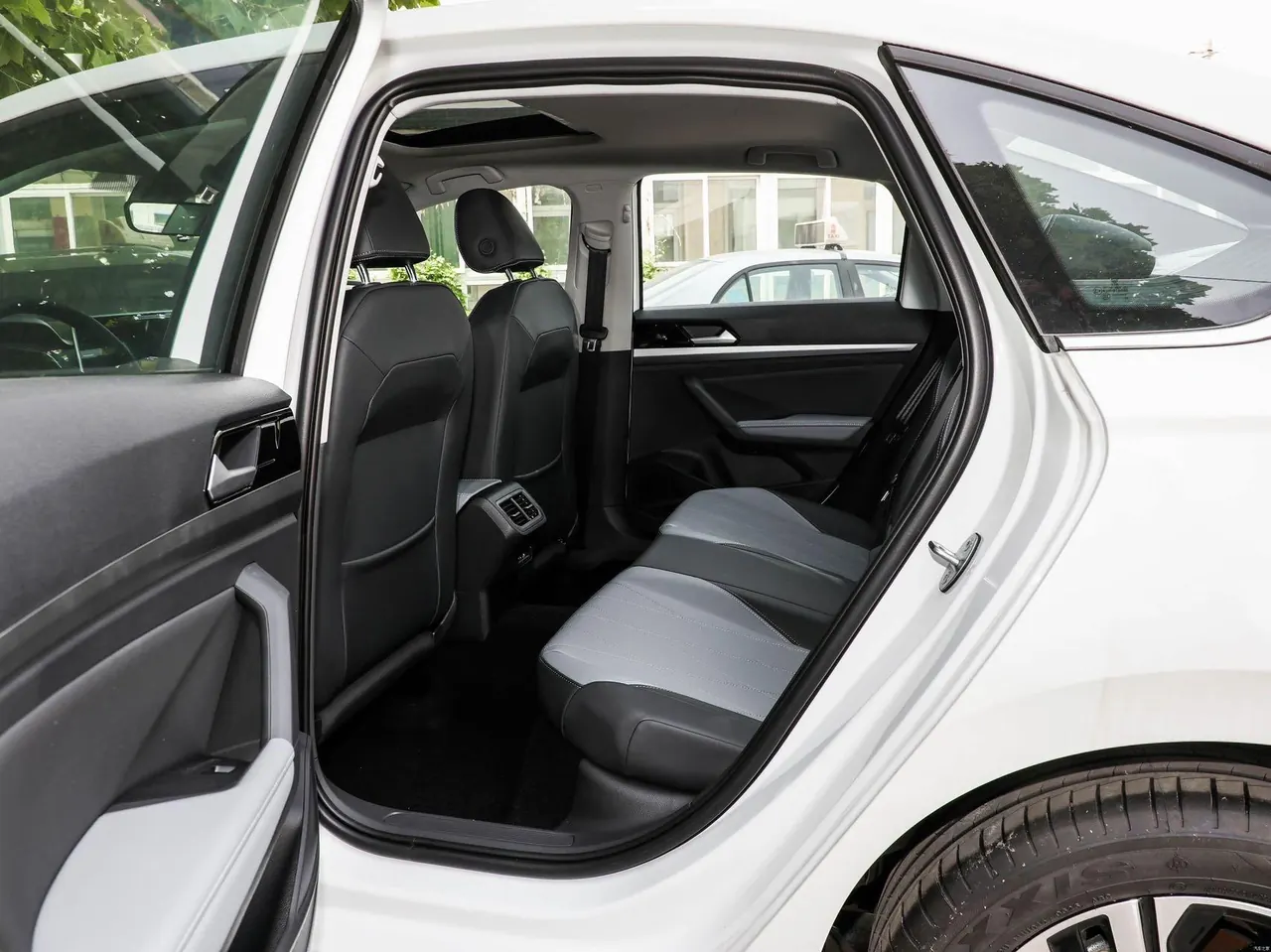 Volkswagen 2026 LaVida 1.5 Star 5 Million Edition Automatic Gear 6