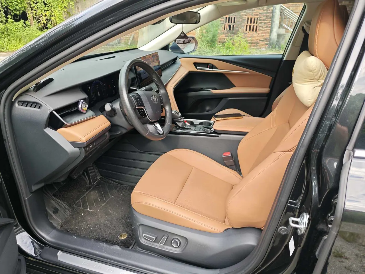 Toyota 2024 Camry Dual Engine 2.0HGVP Stepless Deluxe Automatic Gear 4