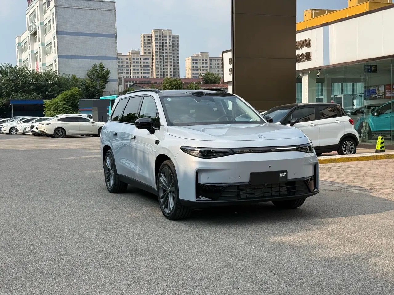 Leapmotor 2026 C 16 280 Laser Radar Zhizun Edition 6-seat Automatic Gear 3