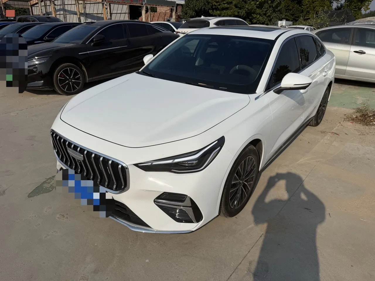Geely 2026 emgrand -3-compartment 1.5T honorable automatic gear - View 1