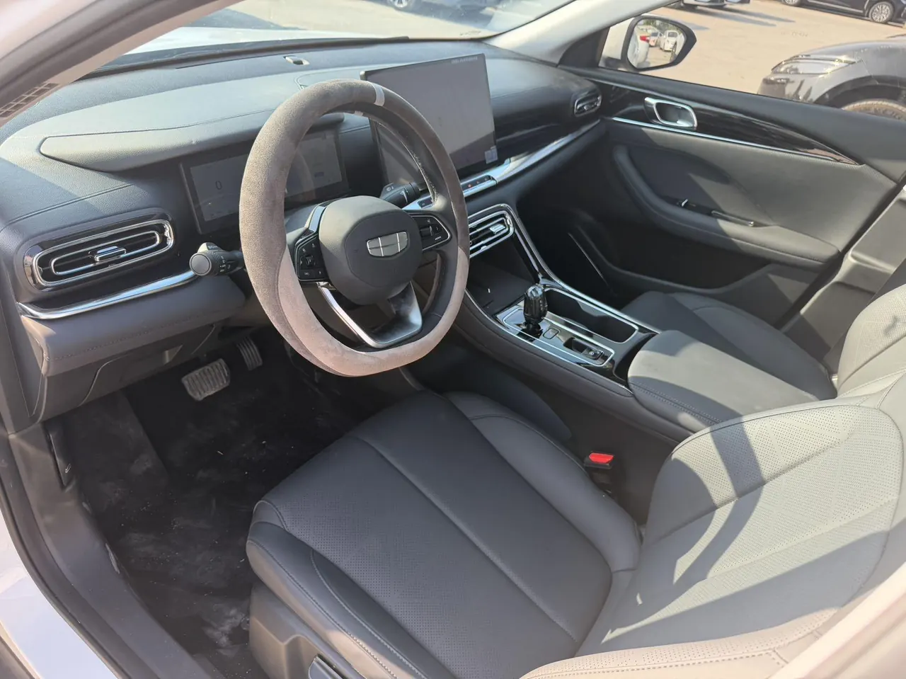 Geely 2026 emgrand -3-compartment 1.5T honorable automatic gear 7