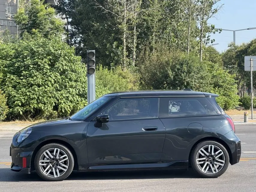 MINI 2025 Mini Cooper E 456km Cooper E Classic Automatic 6