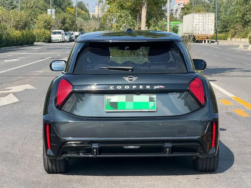 MINI 2025 Mini Cooper E 456km Cooper E Classic Automatic 7