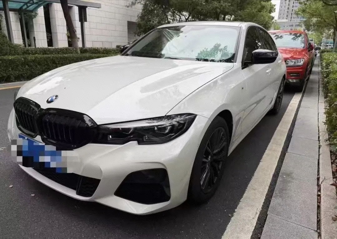 打开图片灯箱:BMW 3 Series 2022 325i 2.0T M Sports Obsidian Night Kit (Changed) Automatic Gear