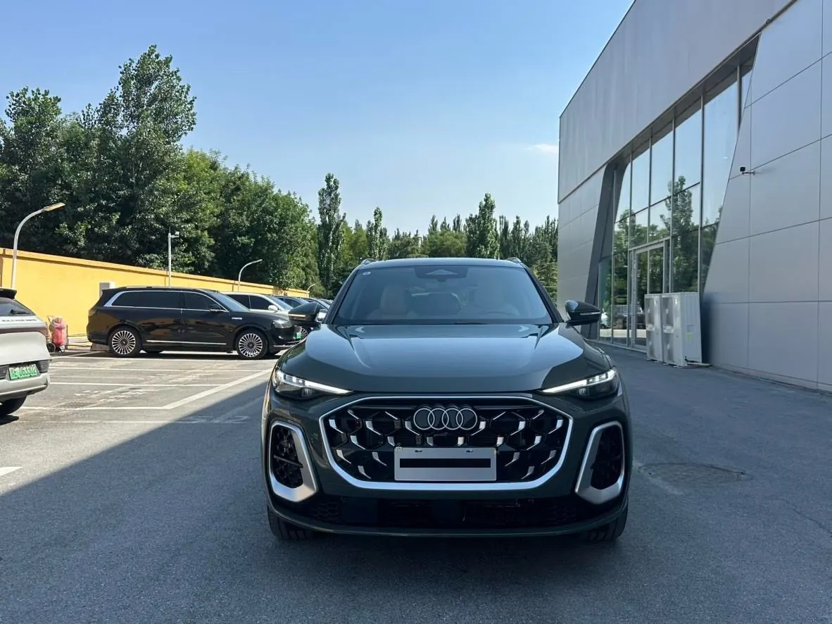 Audi 2026 Q5L 2.0T Smart Hybrid Luxury Automatic Gear 4