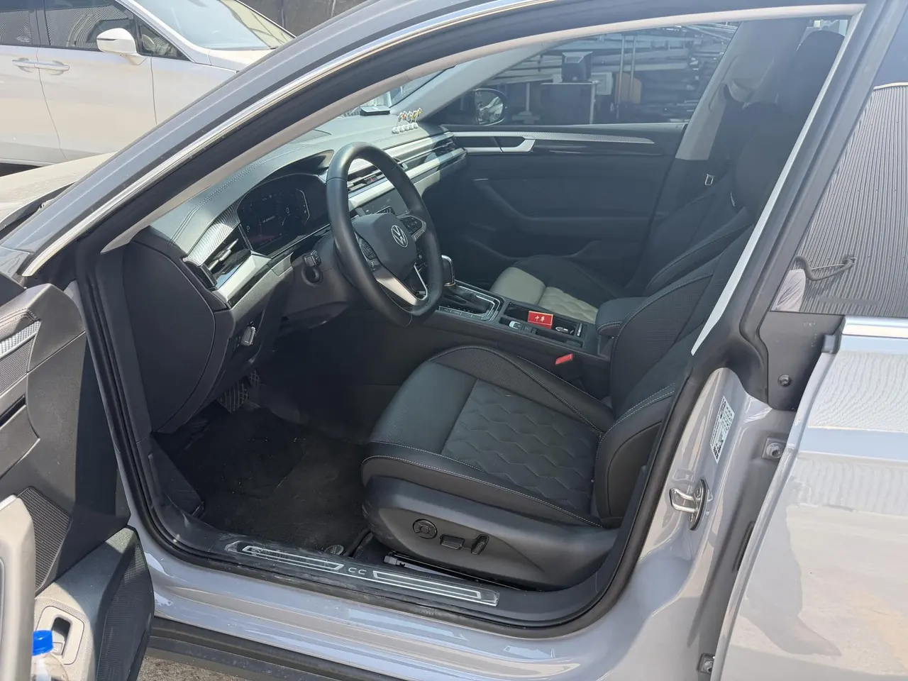 Volkswagen 2026 CC hunting car 2.0TSI 380TSI hunting heart 30 million selected automatic gear 3