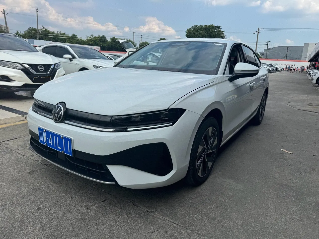Volkswagen 2026 Sagittarius L 1.5TSI 300TSI Elite Automatic - View 1