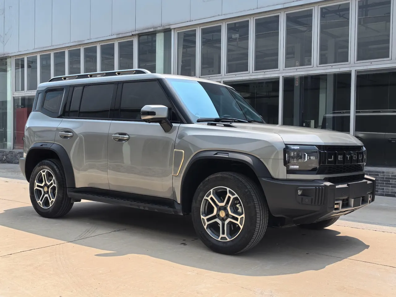 Jetour 2025 Traveler 1.5TD Two-Drive Exploration Automatic Transmission 3