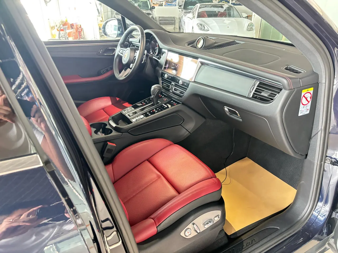 Porsche Macan (Imported) 2022 Macan 2.0T Automatic Gear 4