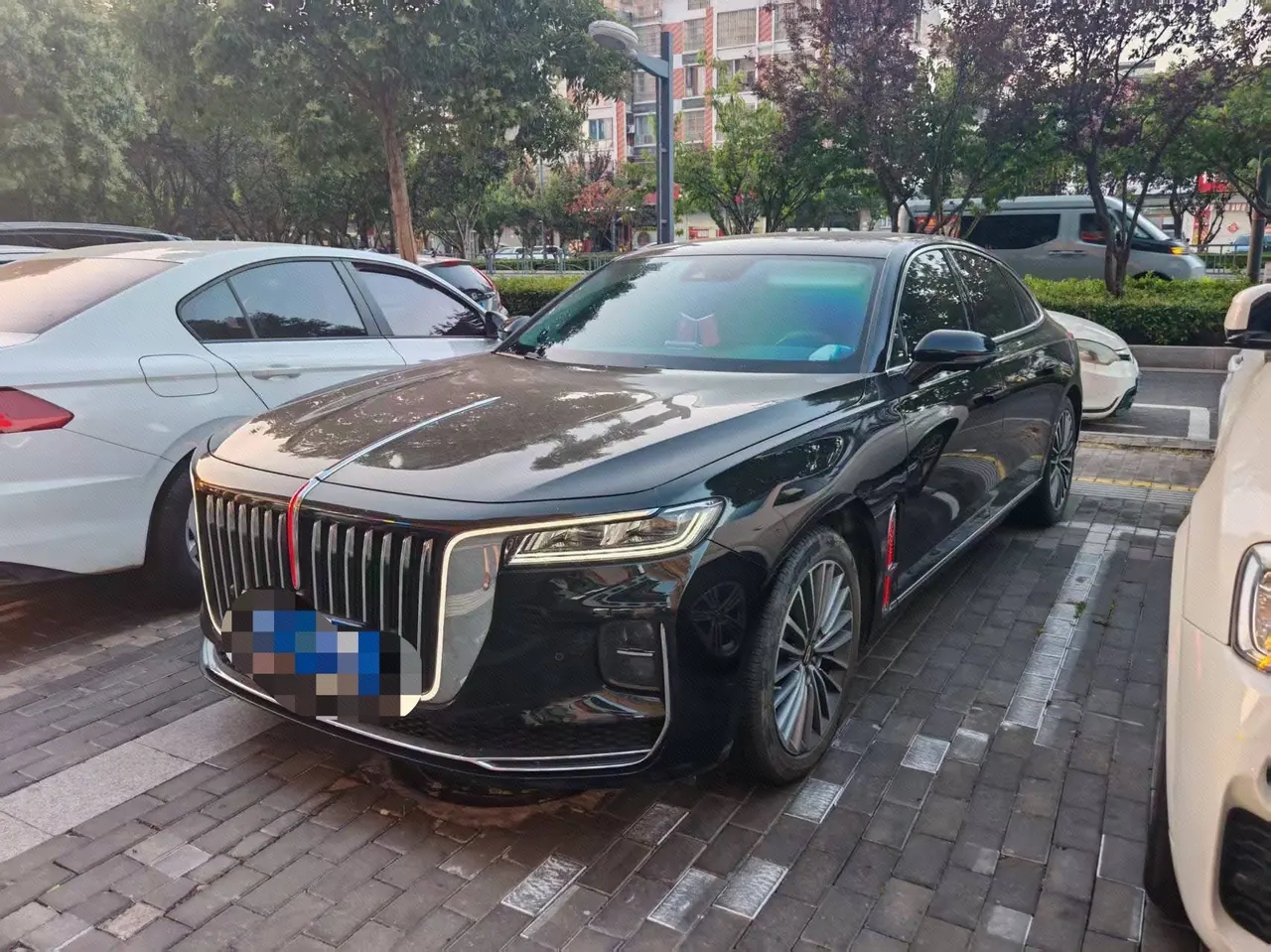 Open image lightbox: HongQi 2022 H9 48V 2.0T Zhilian Flag Edition Automatic Gear