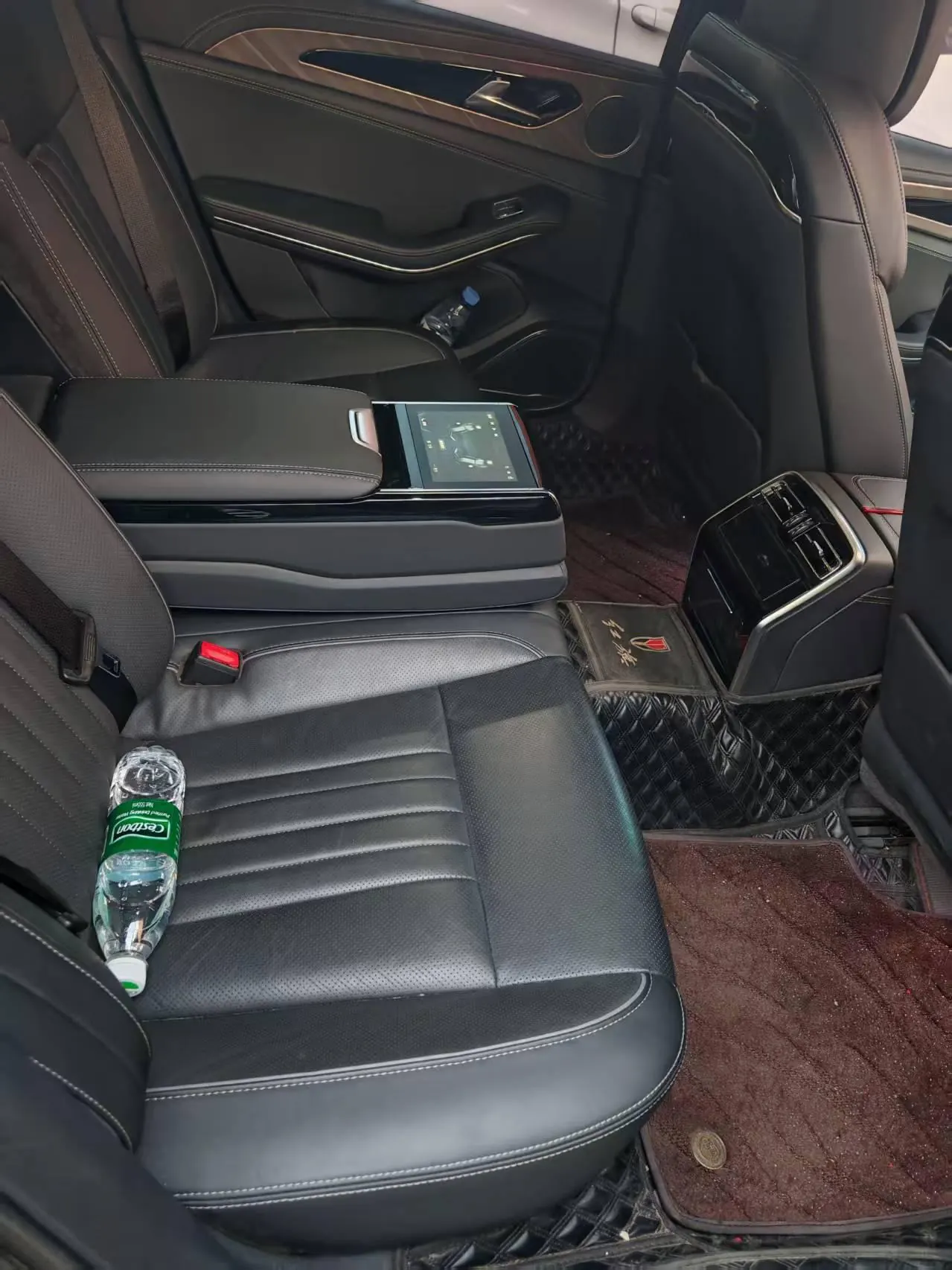 HongQi 2022 H9 48V 2.0T Zhilian Flag Edition Automatic Gear 4