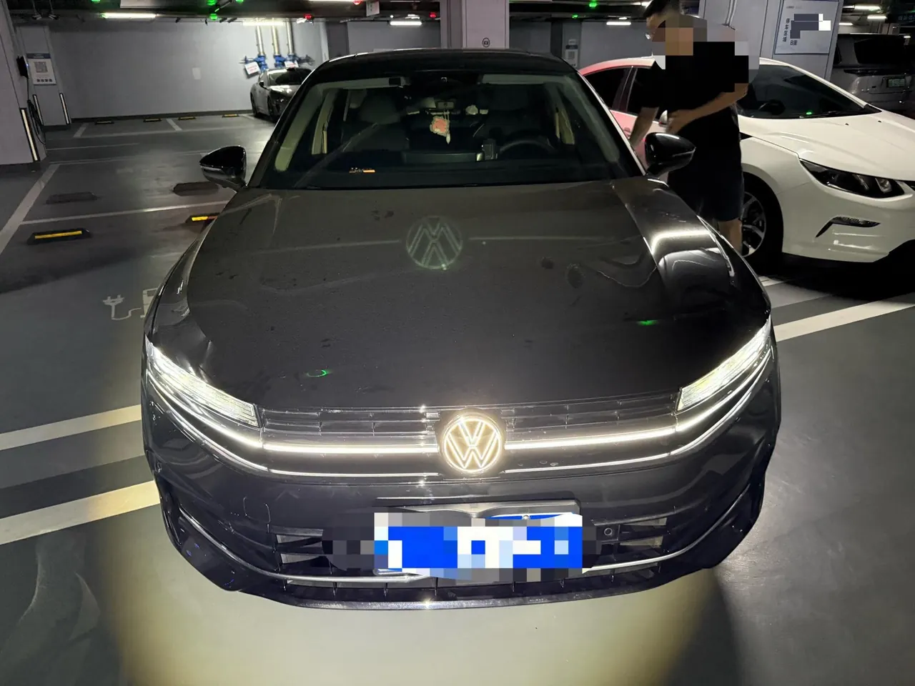 Volkswagen 2026 Magotan 2.0TSI 380TSI Premium Edition Da Mai Bag Automatic Gear 2