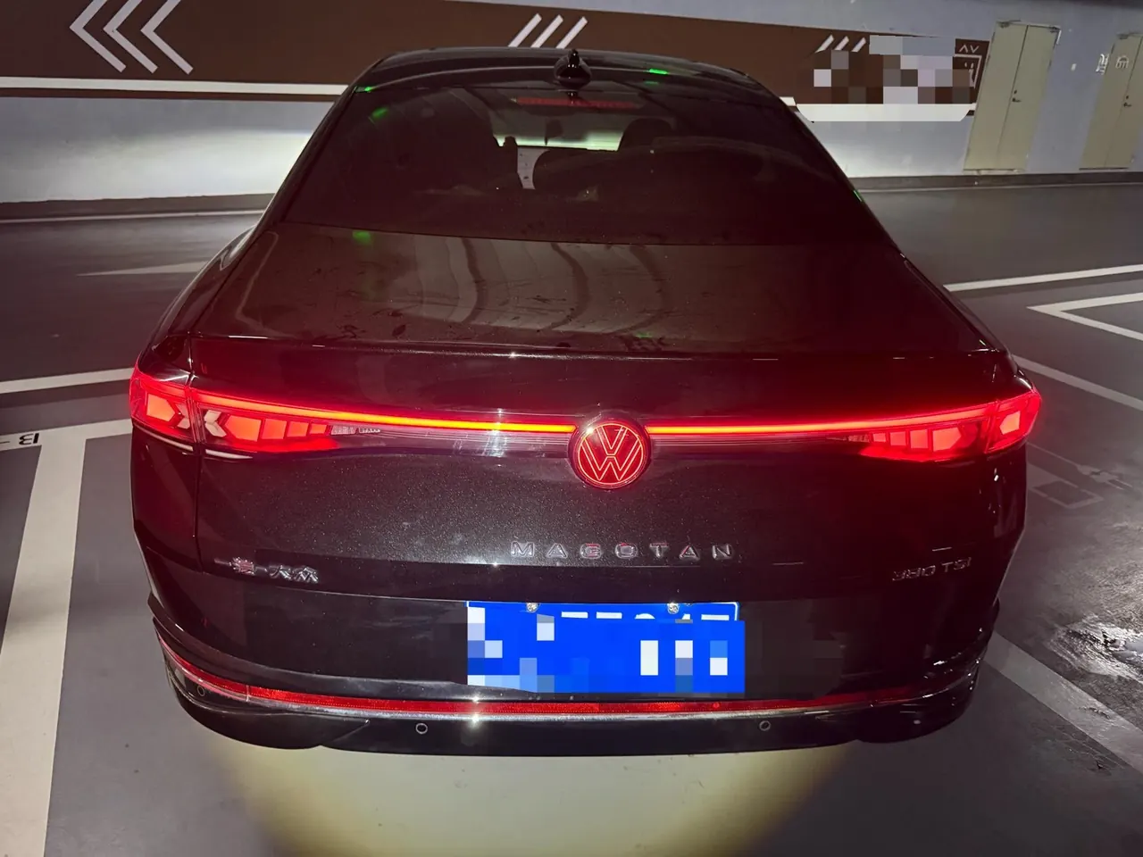 Volkswagen 2026 Magotan 2.0TSI 380TSI Premium Edition Da Mai Bag Automatic Gear 6