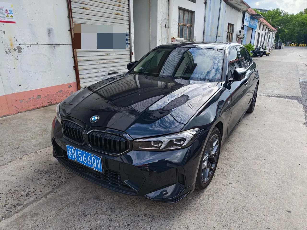 BMW 3 Series 2025 330Li 2.0T M Sports Obsidian Night Suit Automatic Gear - View 1