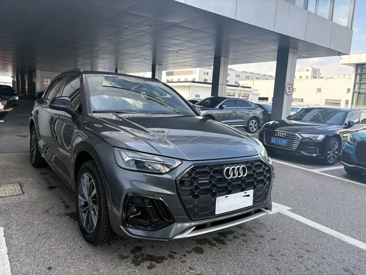 Audi 2024 Q5L 2.0TFSI 40TFSI luxury dynamic automatic 3