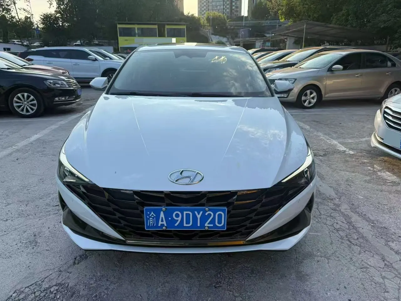 Hyundai 2021 Elantra -3-compartment 1.5 stepless LUX premium automatic gear - View 1