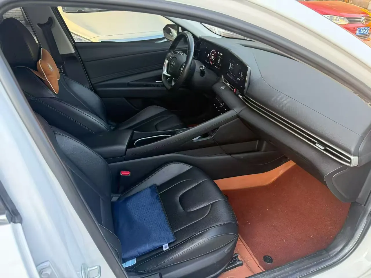 Hyundai 2021 Elantra -3-compartment 1.5 stepless LUX premium automatic gear 4