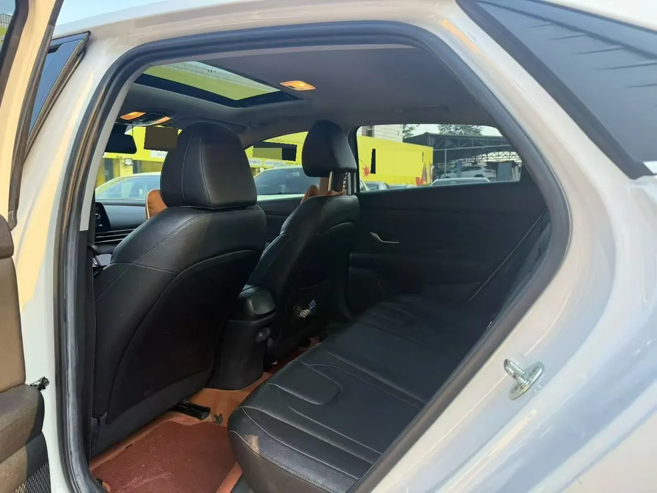 Hyundai 2021 Elantra -3-compartment 1.5 stepless LUX premium automatic gear 5