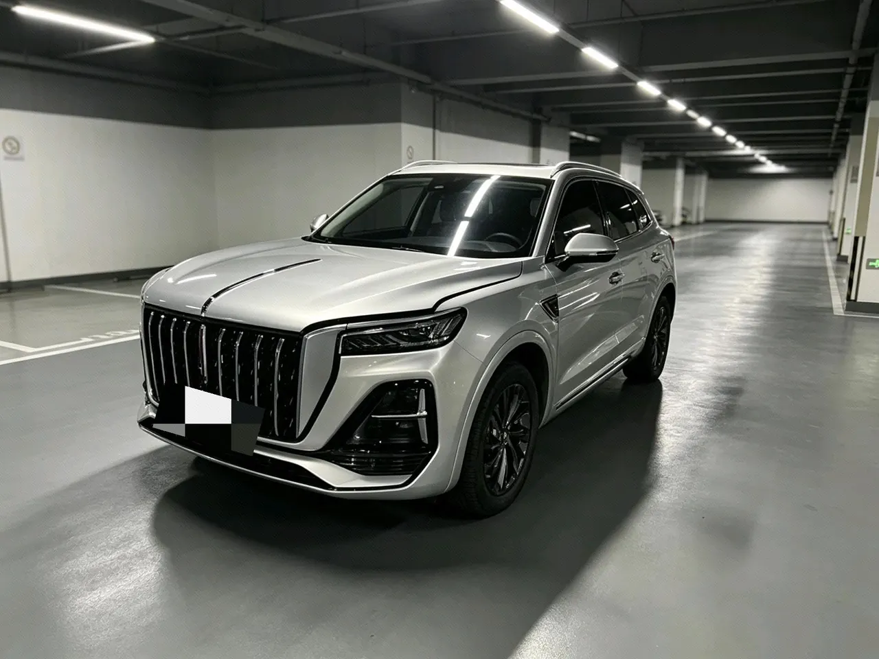 HongQi 2023 HS5 2.0T Flag Enjoy Pro Edition Automatic Gear - View 1