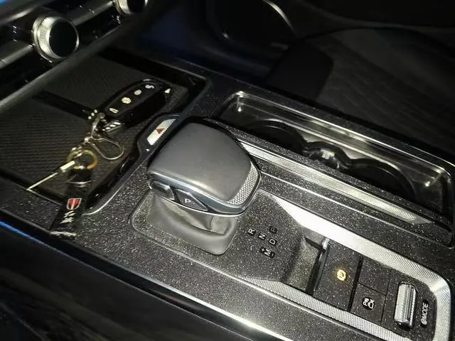 HongQi 2023 HS5 2.0T Flag Enjoy Pro Edition Automatic Gear 6