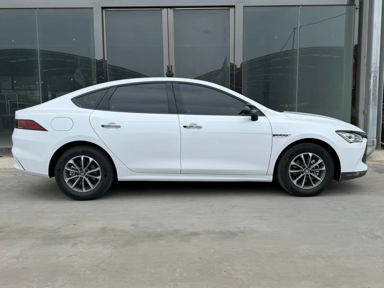 BYD 2024 Qin PLUS DM-i 1.5 stepless glory version 55KM leading automatic gear 5