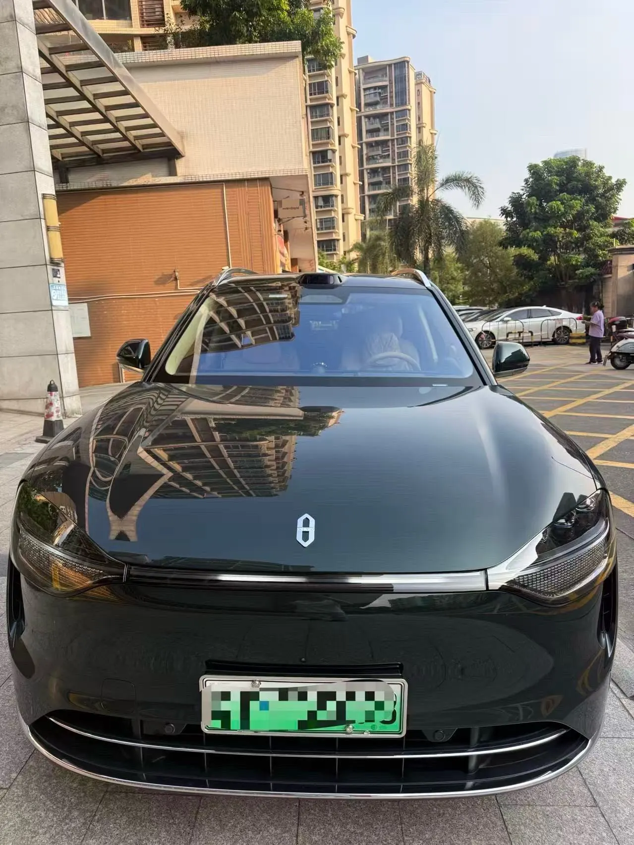 AITO 2025 AITO M9 extended range Ultra version 52kWh 6-seat version (896-line laser Radar) automatic gear 2
