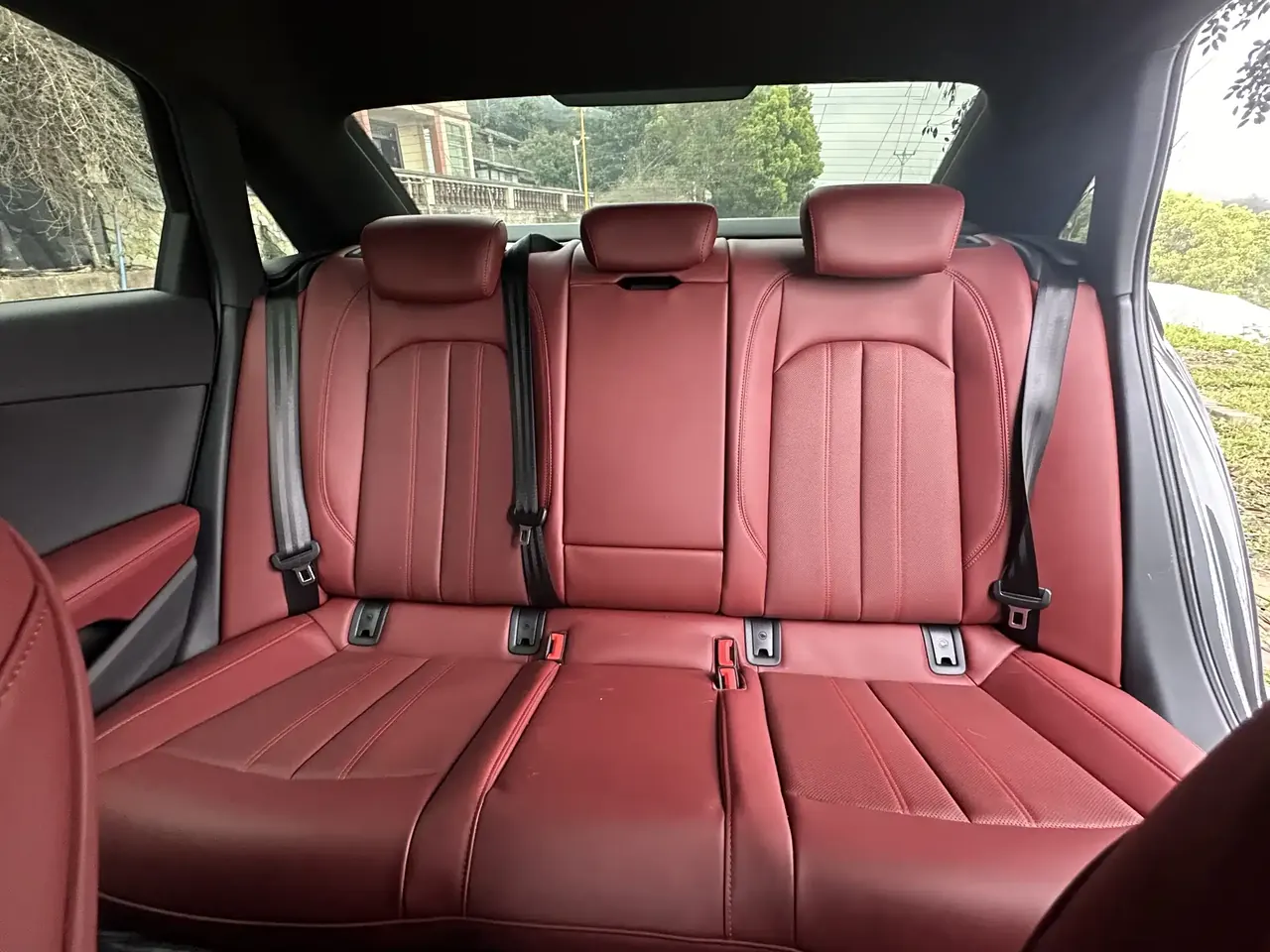 Audi 2025 A4L 2.0TFSI 40TFSI 2 million‑vehicle celebration edition, luxury sporty model, automatic transmission 4