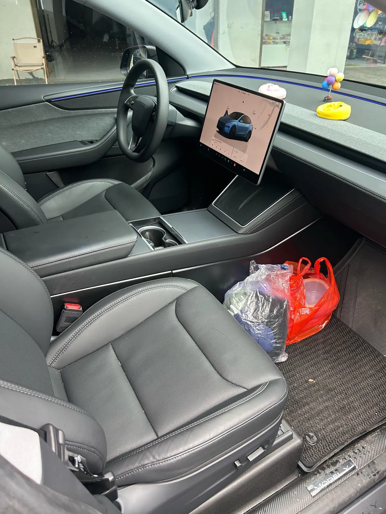 Tesla 2025 Model Y rear-wheel drive version automatic transmission 3