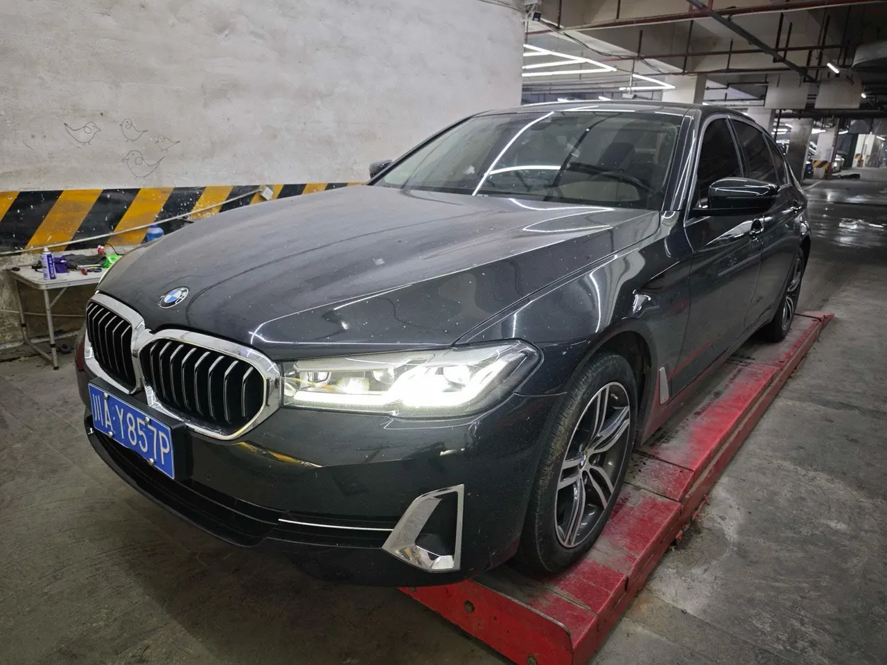 BMW 5 Series 2023 530Li 2.0T Leading Luxury Suit Automatic Gear - View 1