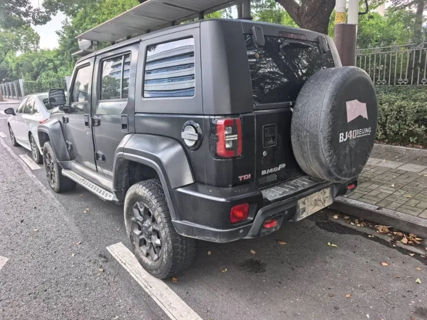 Beijing 2021 BJ40 2.0T four-wheel drive blade hero version chivalrous automatic gear 3