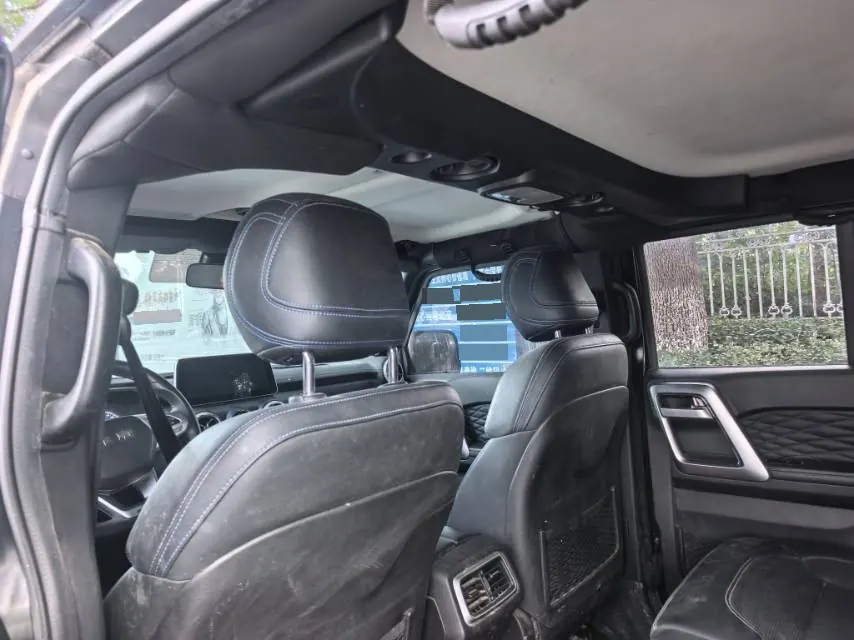 Beijing 2021 BJ40 2.0T four-wheel drive blade hero version chivalrous automatic gear 5